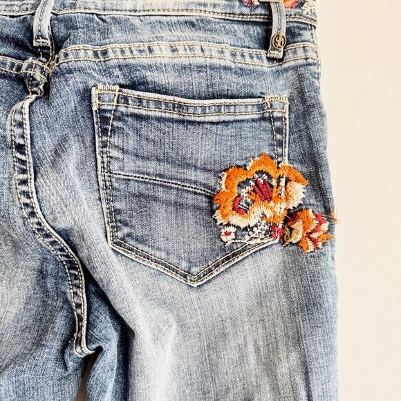 Driftwood Floral Embroidered Bell Bottom Jeans 26 - Picture 4 of 5